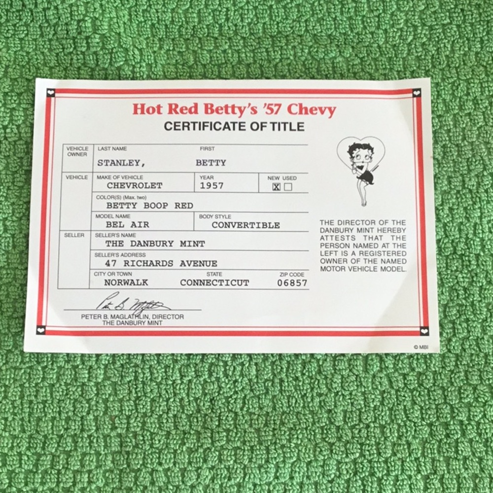 Vintage Betty Boop Red and White Convertible Toy Car - Picture 14 of 14